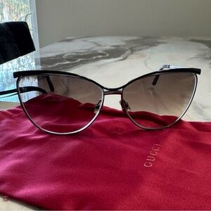 Gucci Cat Eye Sunglasses 😍‼️ in Black Frame